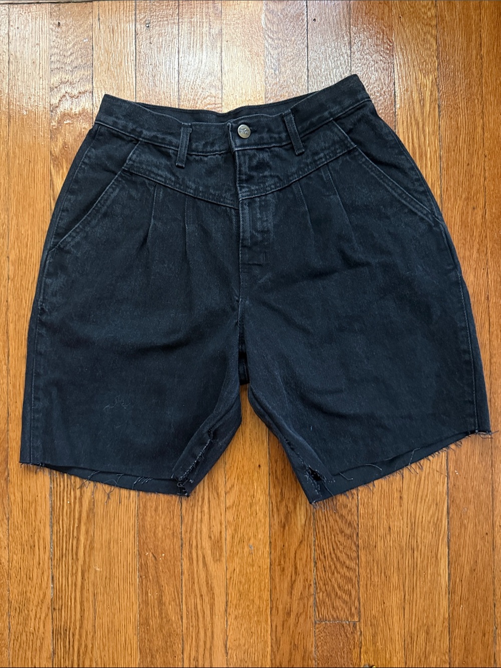 Vintage Chic 80’s black denim cutoffs high waisted bare back shorts waist 15”